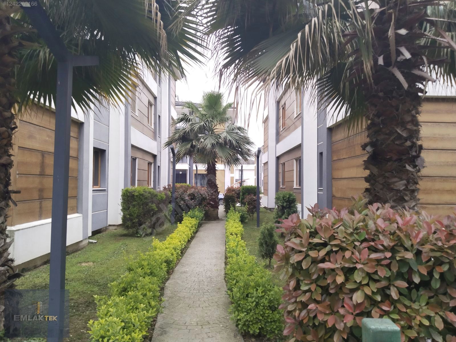 ÖMER EMLAKTAN UZPARK SİTESİNDE SATILIK 2+1 DAİRE