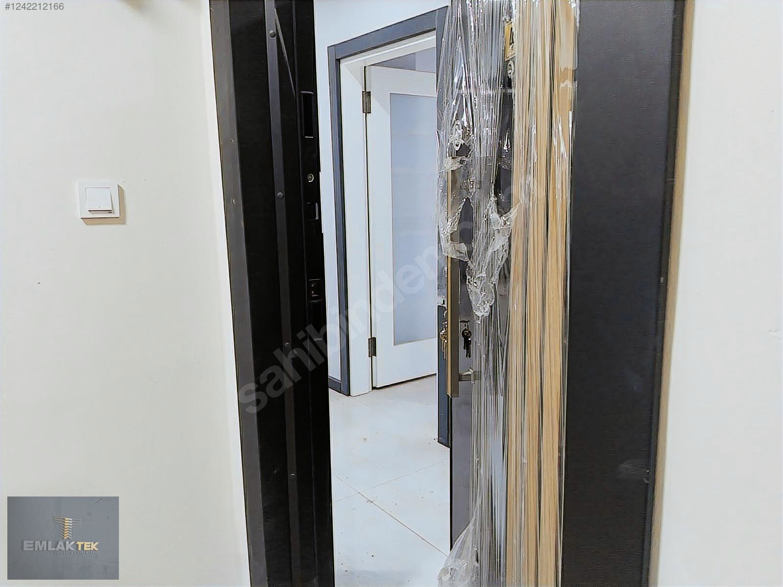 ÖMER EMLAKTAN UZPARK SİTESİNDE SATILIK 2+1 DAİRE