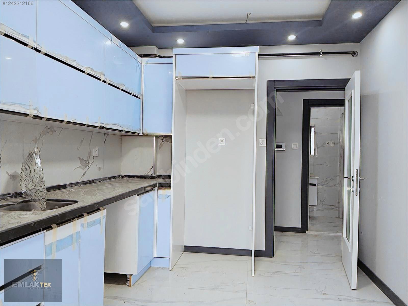 ÖMER EMLAKTAN UZPARK SİTESİNDE SATILIK 2+1 DAİRE