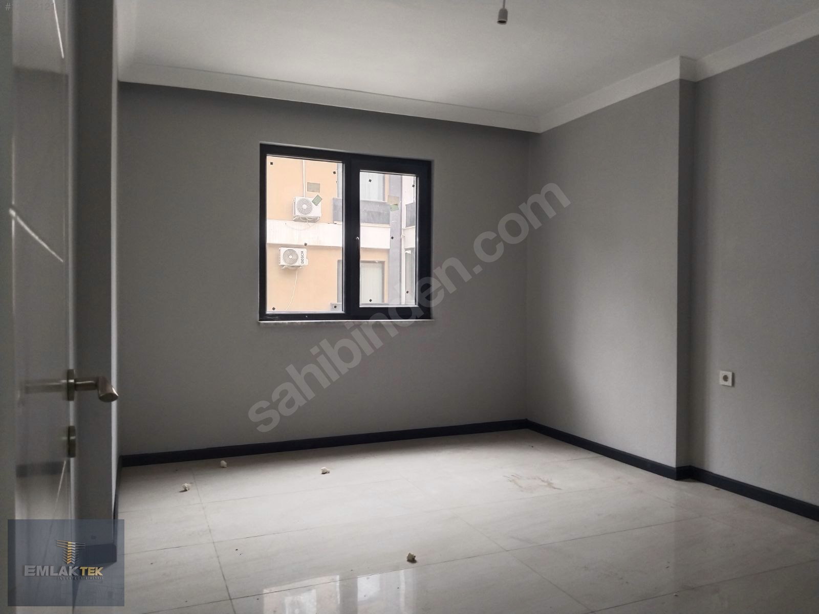 ÖMER EMLAKTAN UZPARK SİTESİNDE SATILIK 2+1 DAİRE