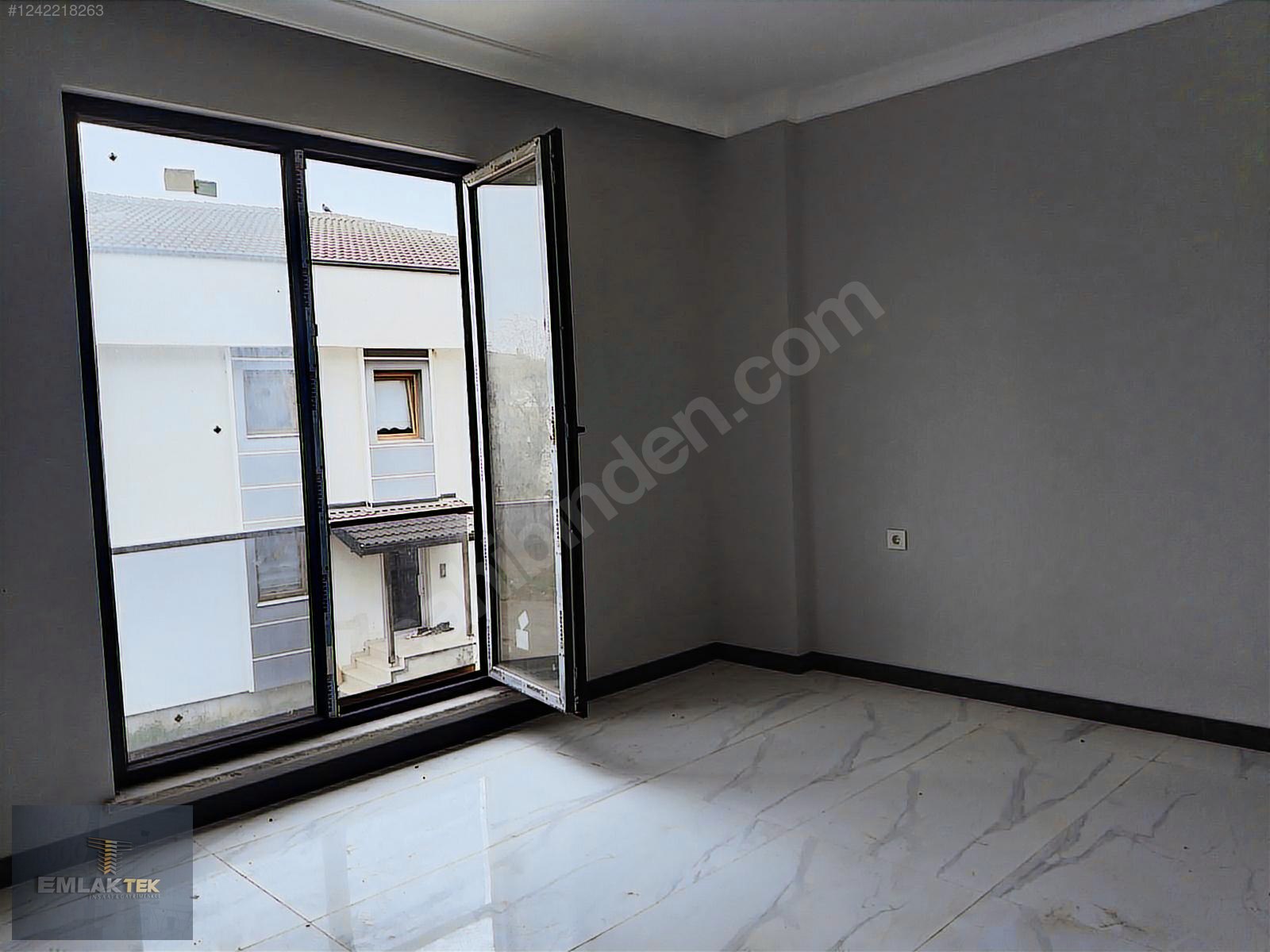 ÖMER EMLAKTAN UZPARK SİTESİNDE SATILIK 3+1 DAİRE
