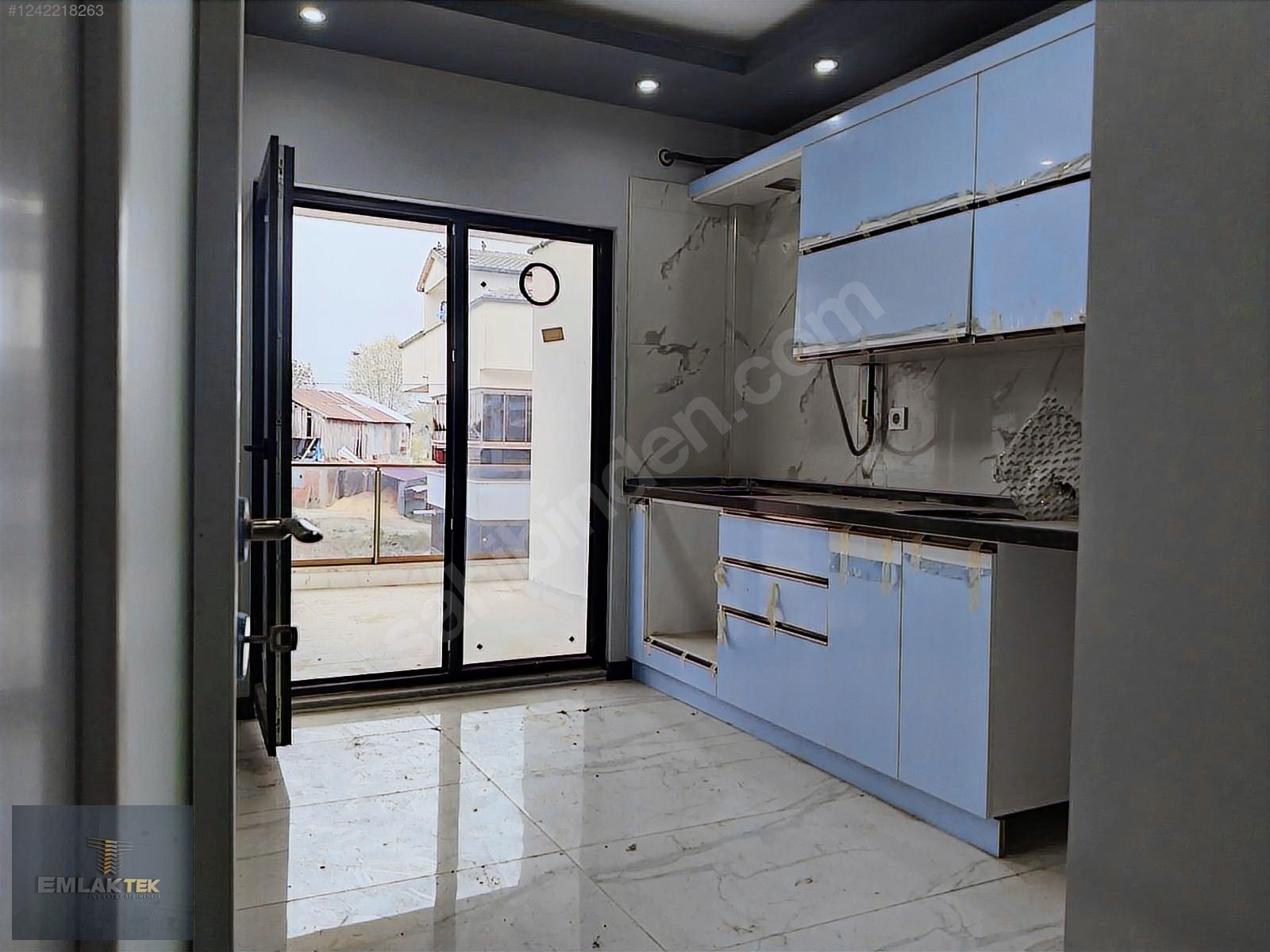 ÖMER EMLAKTAN UZPARK SİTESİNDE SATILIK 3+1 DAİRE