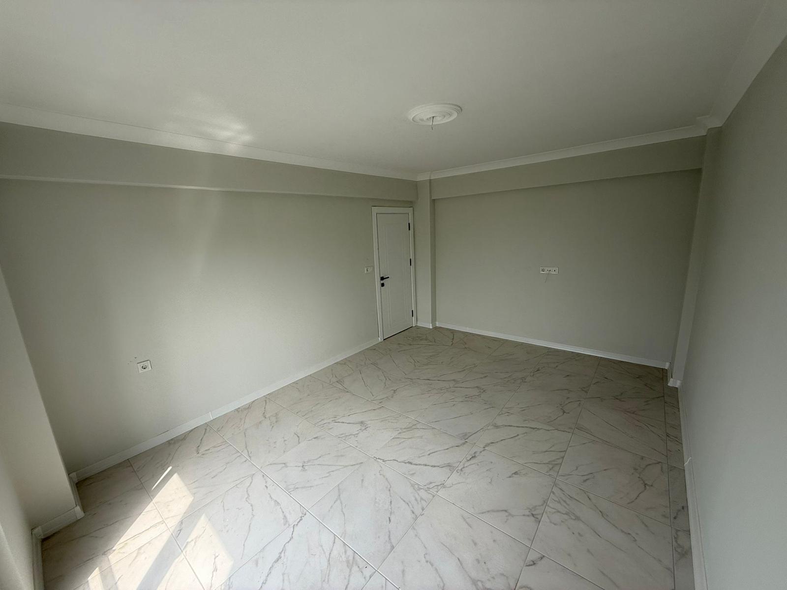 ÖMER EMLAKTAN YENİ MAHALLEDE 2+1 ORTA KAT DAİRE