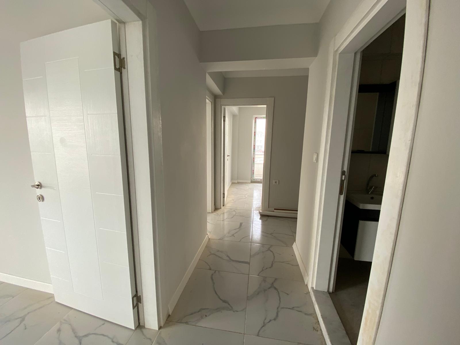 ÖMER EMLAKTAN YENİ MAHALLEDE 2+1 ORTA KAT DAİRE