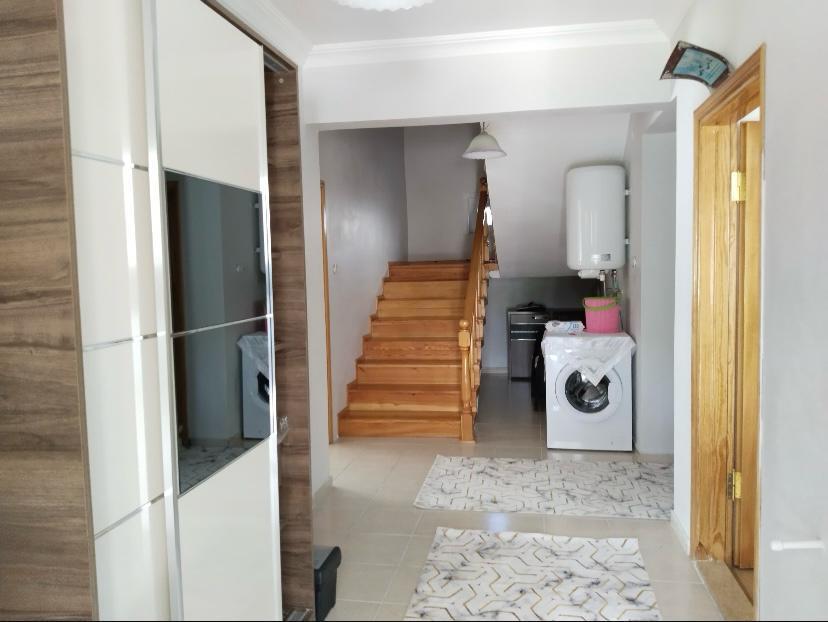 ÖMER EMLAKTAN 900m2 ARSA İÇERİSİNDE SATILIK TRİPLEX VİLLA