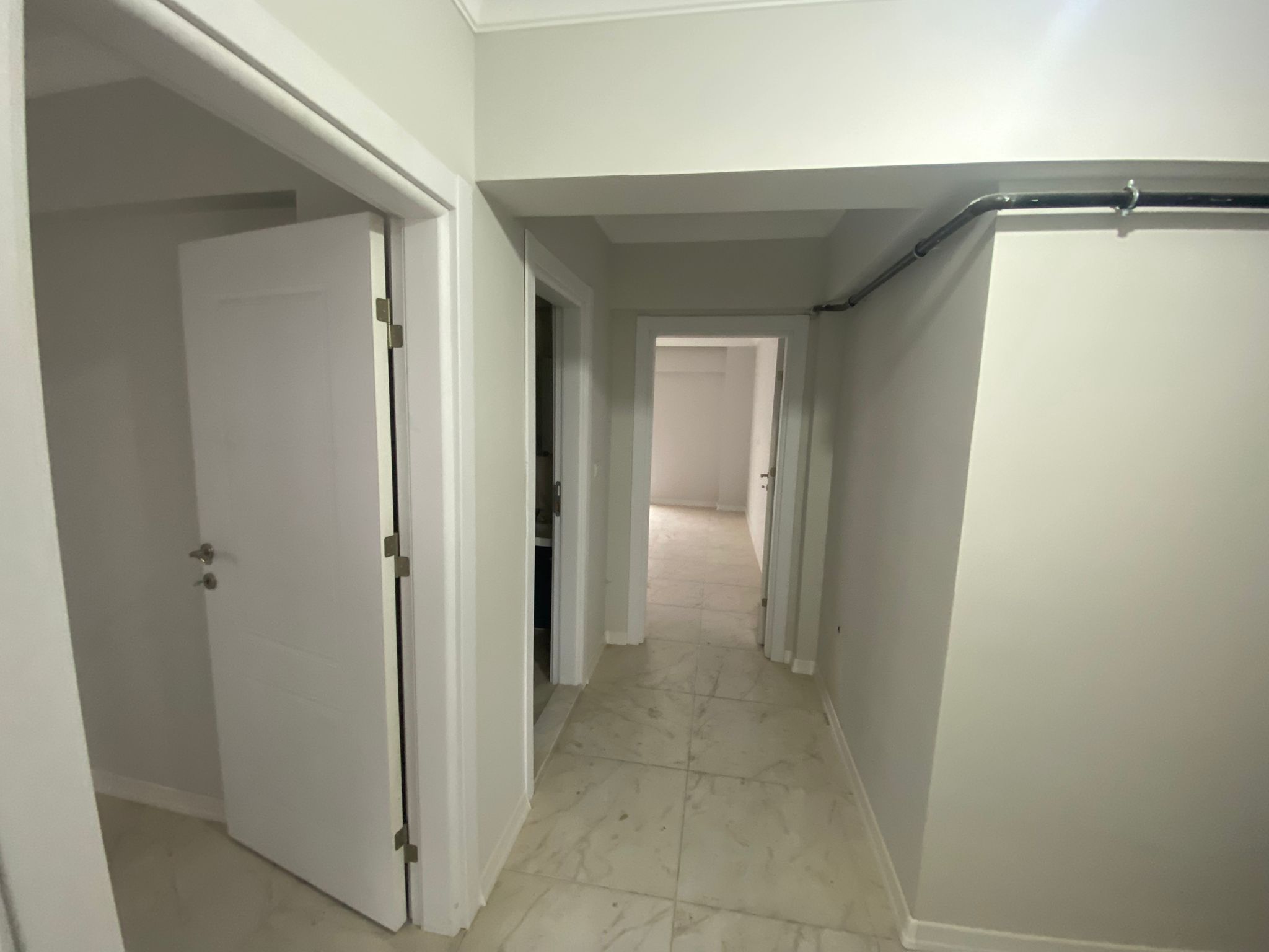 ÖMER EMLAKTAN KORİDORLU 75 M2 2+0 DAİRE