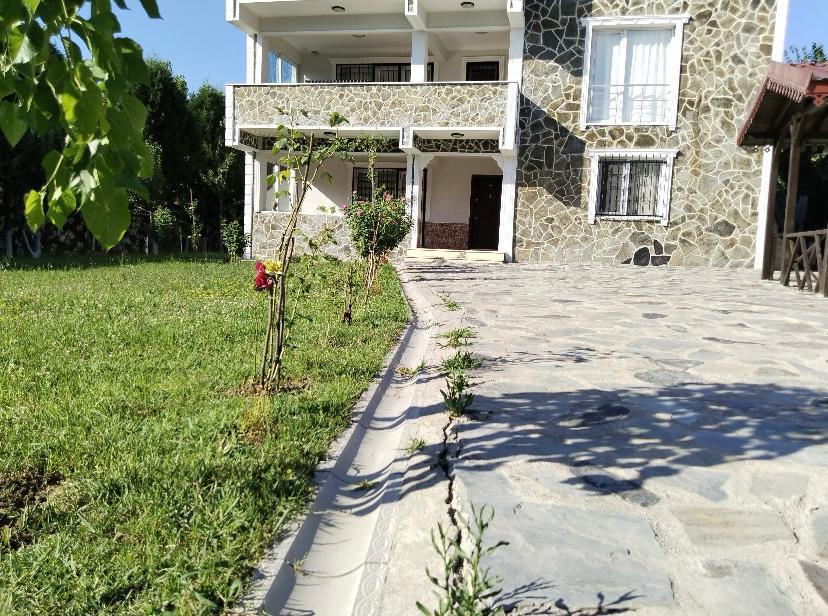 ÖMER EMLAKTAN 900m2 ARSA İÇERİSİNDE SATILIK TRİPLEX VİLLA