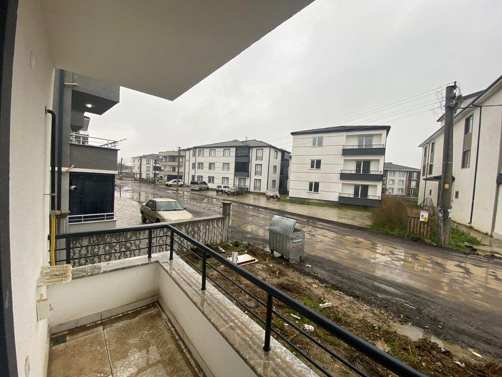 ÖMER EMLAKTAN KORİDORLU 75 M2 2+0 DAİRE