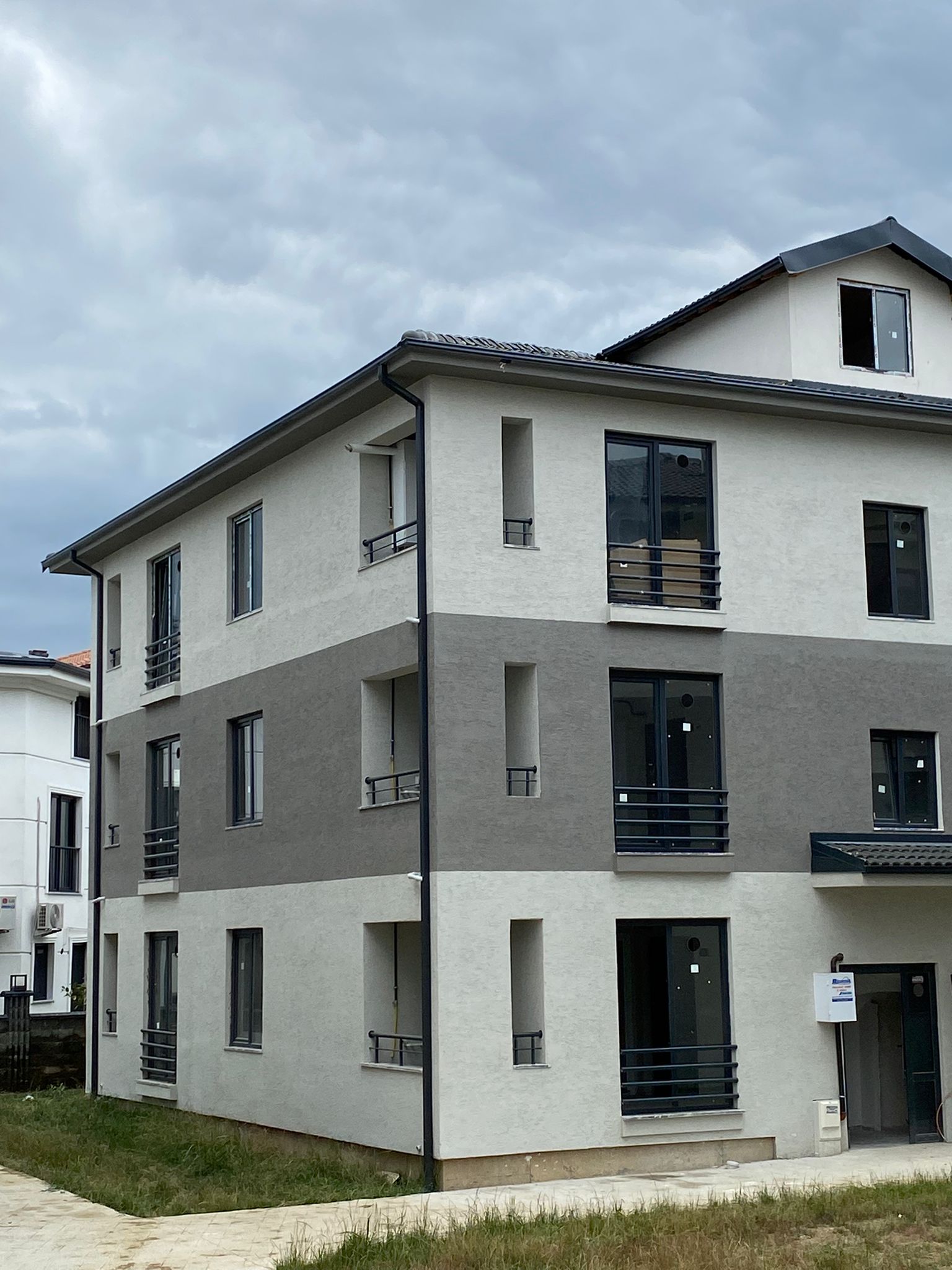 ÖMER EMLAKTAN SATILIK 1+1 LÜKS DAİRE