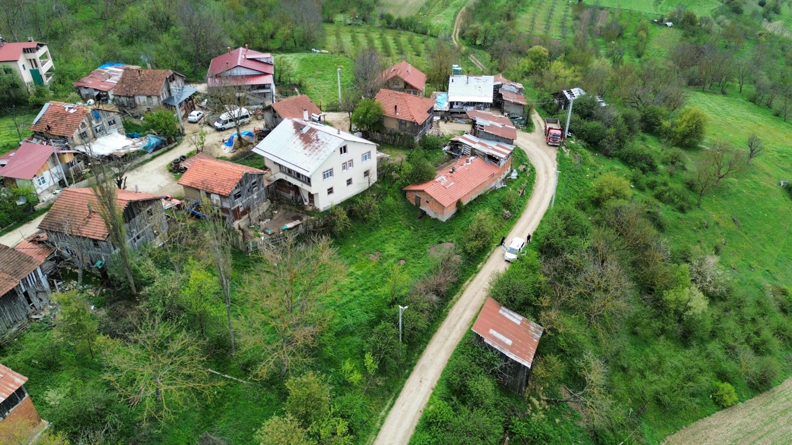 ÖMER EMLAKTAN KÖY İÇİ İMARLI ARSA VE AHŞAP EV