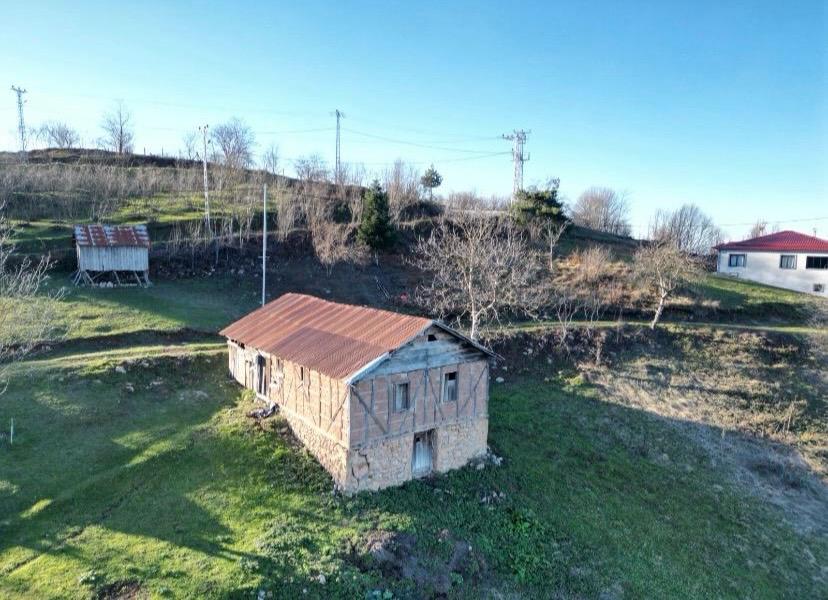 ÖMER EMLAKTAN YÖRÜKYERİ KÖYÜNDE İMARLI ARSA