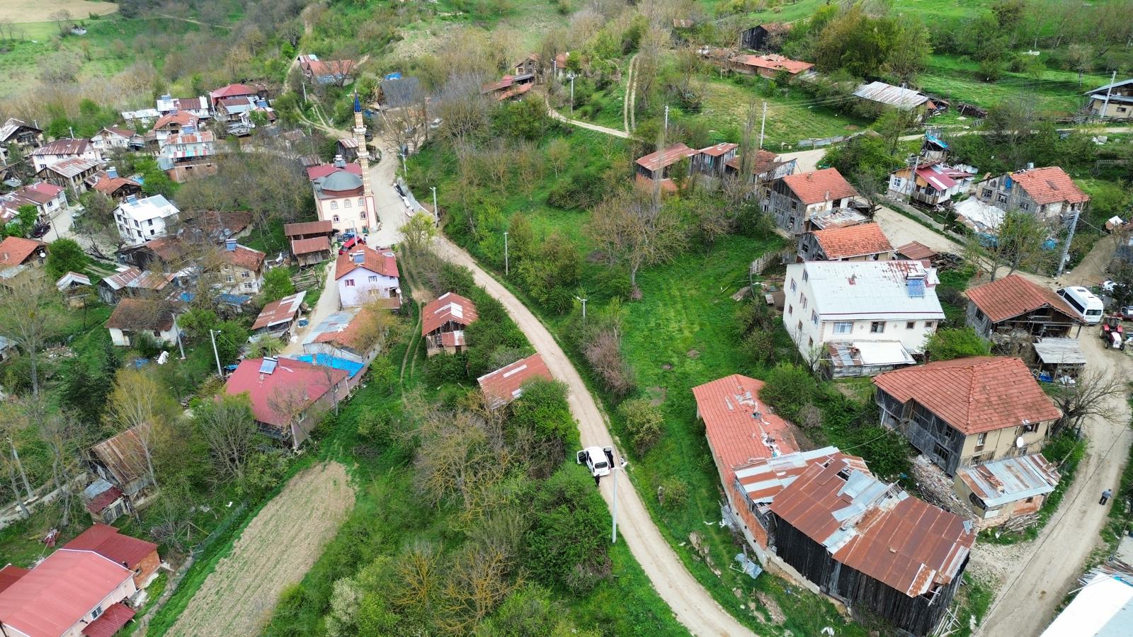 ÖMER EMLAKTAN KÖY İÇİ İMARLI ARSA VE AHŞAP EV