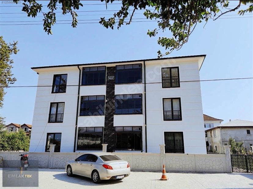 ÖMER EMLAKTAN  MERKEZİ KONUM SATILIK ARA KAT CAM BALKONLU 2+1