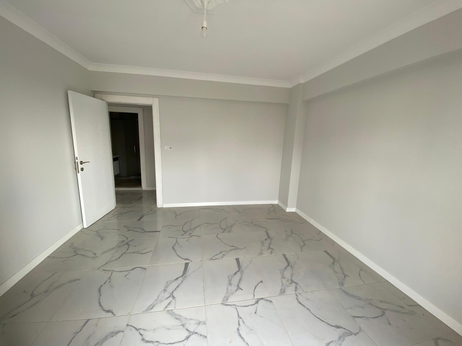 ÖMER EMLAKTAN YENİ MAHALLEDE 2+1 ORTA KAT DAİRE