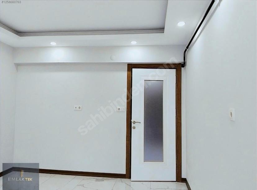 ÖMER EMLAKTAN  MERKEZİ KONUM SATILIK ARA KAT CAM BALKONLU 2+1