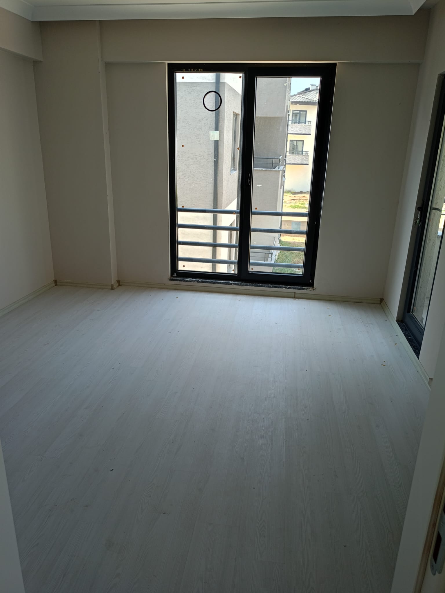 ÖMER EMLAKTAN SATILIK 1+1 LÜKS DAİRE