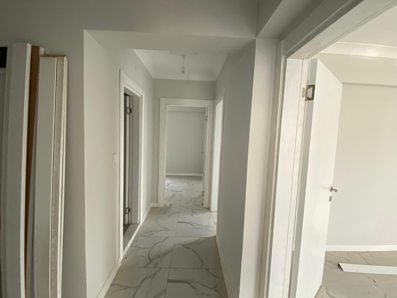 ÖMER EMLAKTAN YENİ MAHALLEDE 2+1 ORTA KAT DAİRE