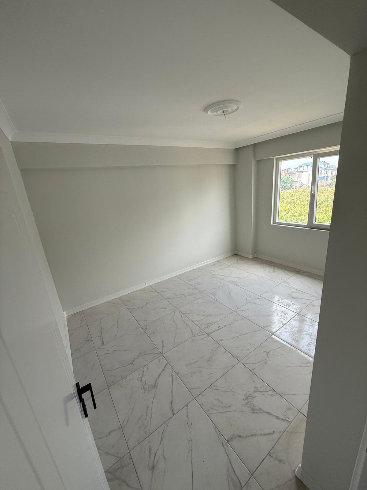 ÖMER EMLAKTAN YENİ MAHALLEDE 2+1 ORTA KAT DAİRE