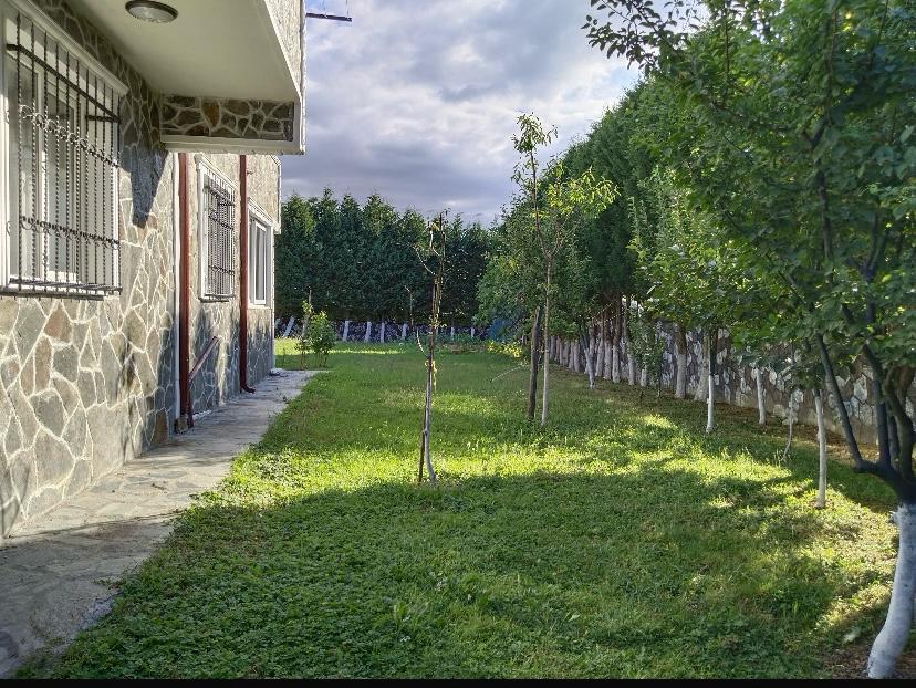 ÖMER EMLAKTAN 900m2 ARSA İÇERİSİNDE SATILIK TRİPLEX VİLLA