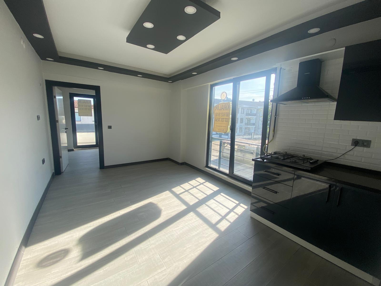 ÖMER EMLAKTAN ÜNİVERSİTEYE YAKIN KİRALIK 1+1 DAİRE