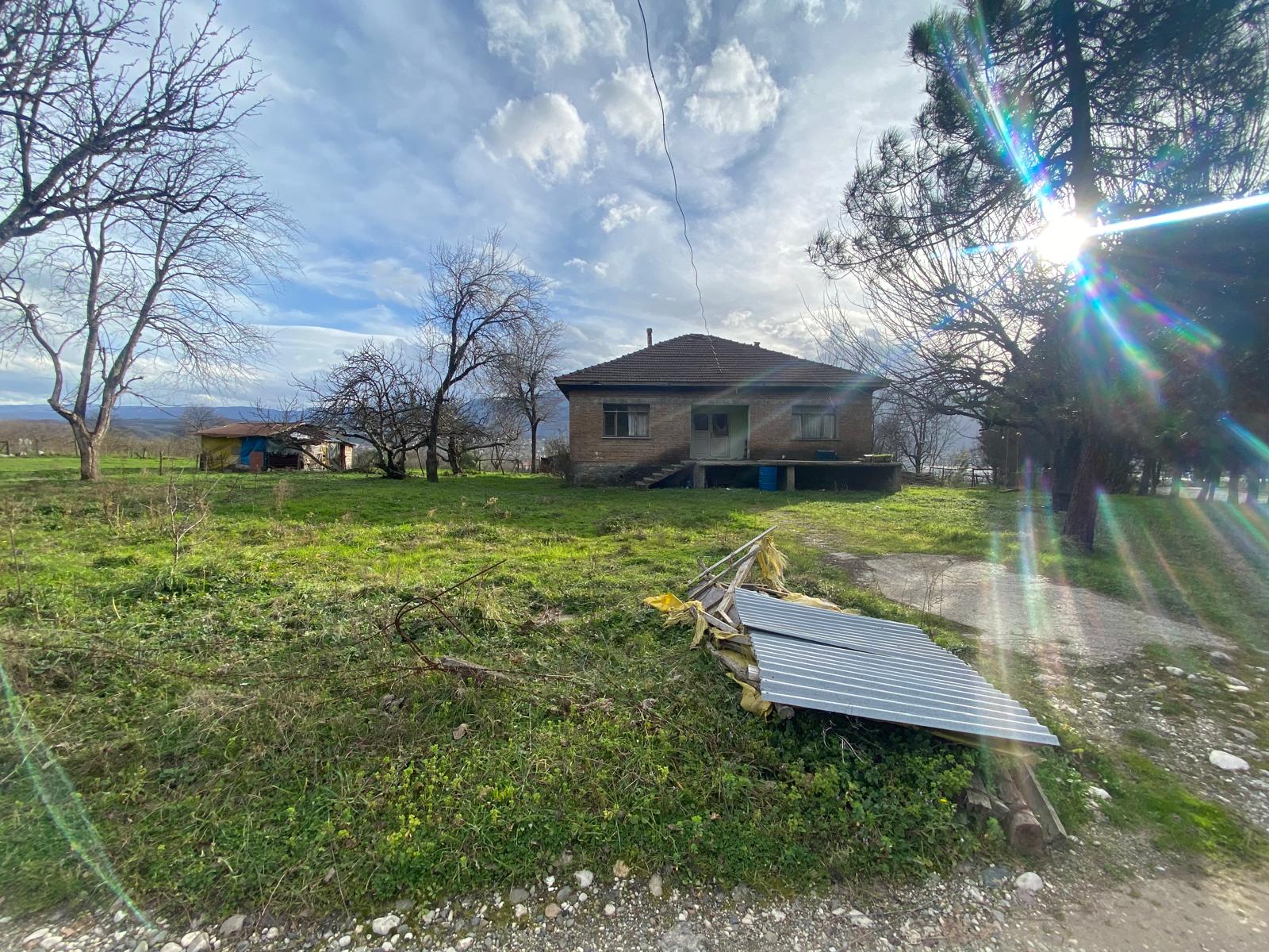 ÖMER EMLAKTAN KUZULUK'TA MANZARALI İMARLI ARSA VE EV