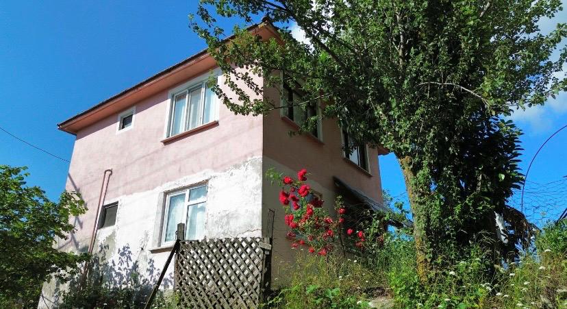 ÖMER EMLAKTAN TAŞAĞIL MH. İMARLI ARSA-EV VE AHIR