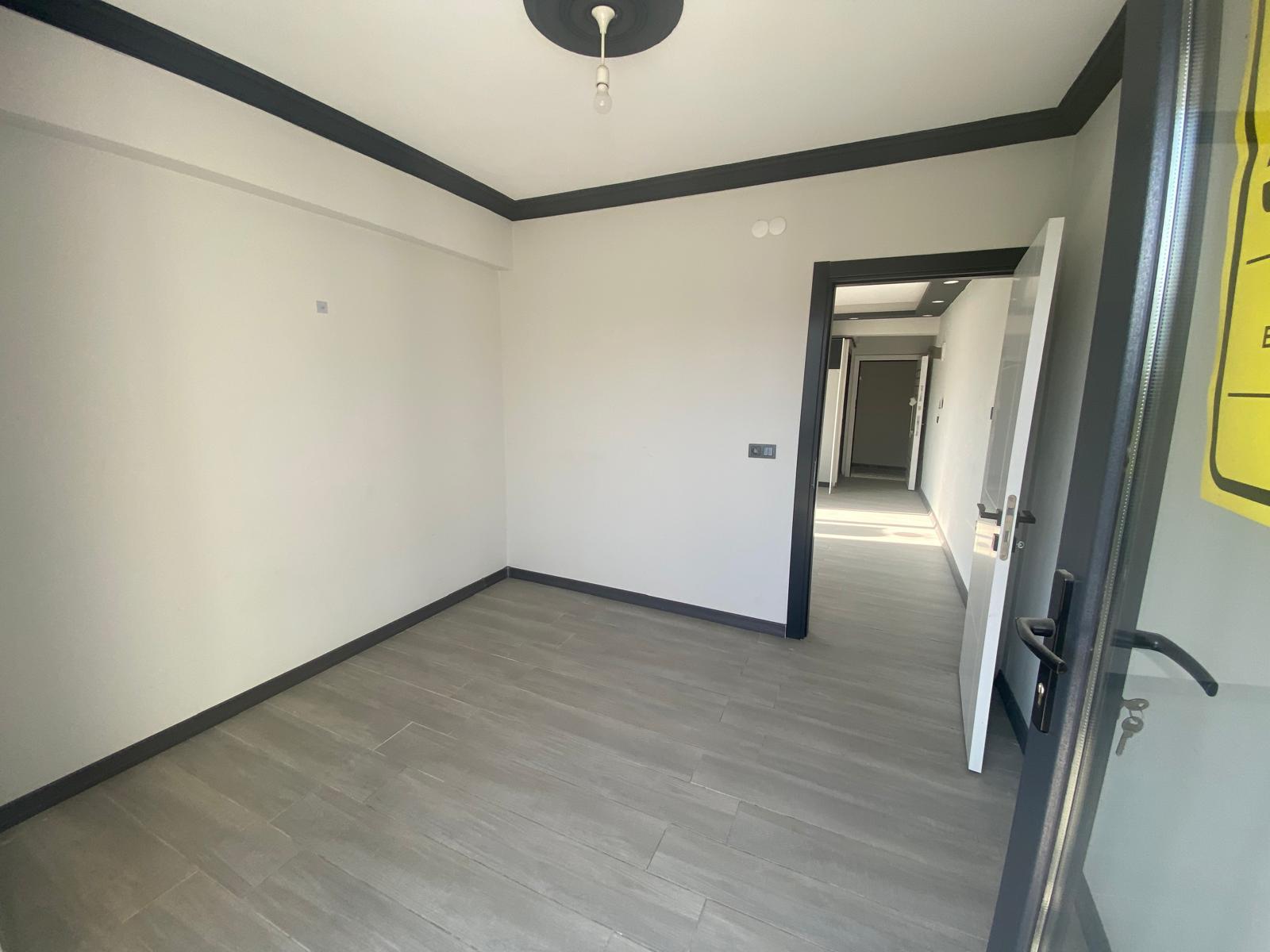 ÖMER EMLAKTAN ÜNİVERSİTEYE YAKIN KİRALIK 1+1 DAİRE