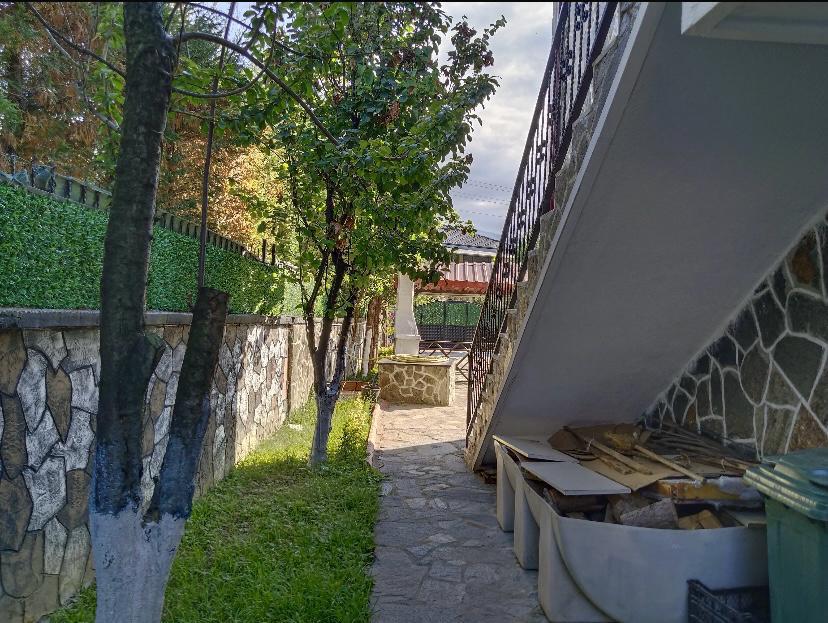 ÖMER EMLAKTAN 900m2 ARSA İÇERİSİNDE SATILIK TRİPLEX VİLLA