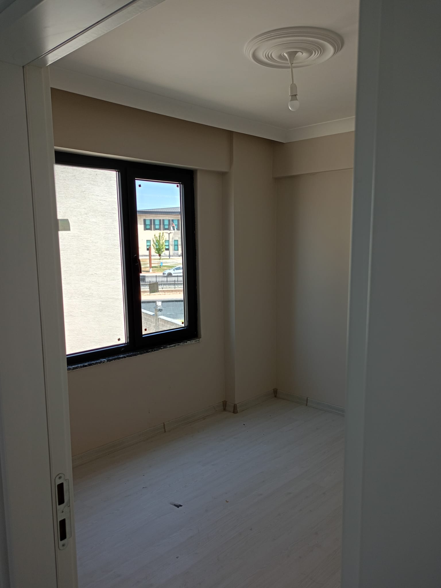 ÖMER EMLAKTAN SATILIK 1+1 LÜKS DAİRE