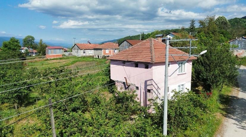 ÖMER EMLAKTAN TAŞAĞIL MH. İMARLI ARSA-EV VE AHIR