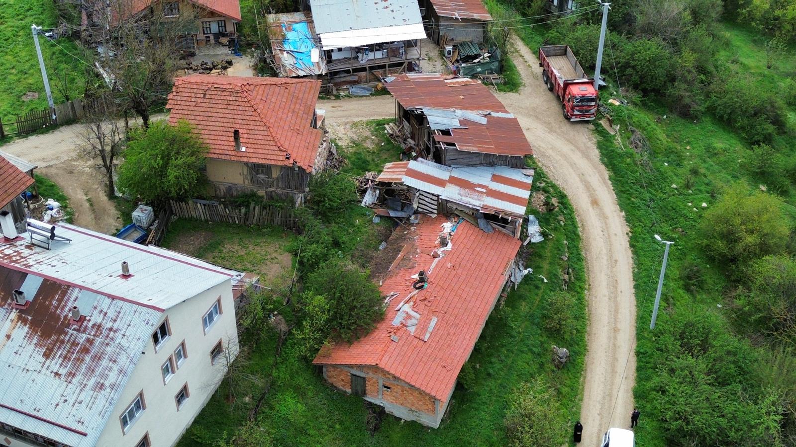 ÖMER EMLAKTAN KÖY İÇİ İMARLI ARSA VE AHŞAP EV