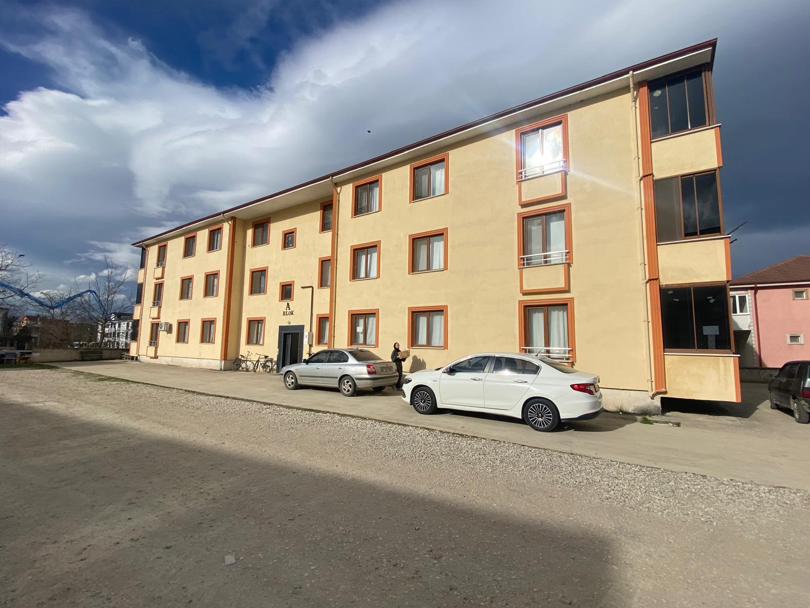 ÖMER EMLAKTAN SATILIK GENİŞ 3+1 DAİRE